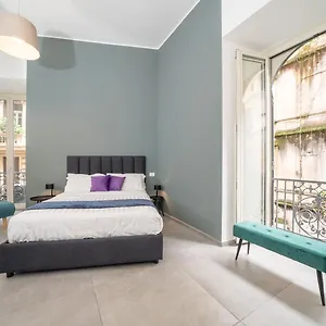 Gasthuis Bovio Boutique, Napels